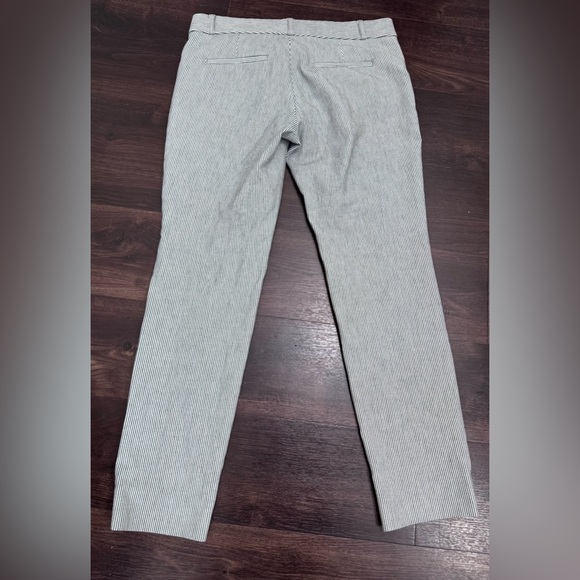 Banana Republic Size 2 Sloan Fit Grey and White Pinstriped Pants - Picture 2 of 5